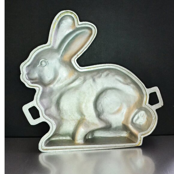 Cast Aluminum 10 Inch Chocolate Bunny Mold Candy Making Decor Farmhouse - Picture 6 of 6